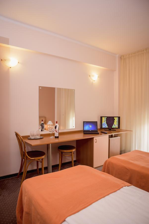 Hotel Reghina Timişoara Extérieur photo