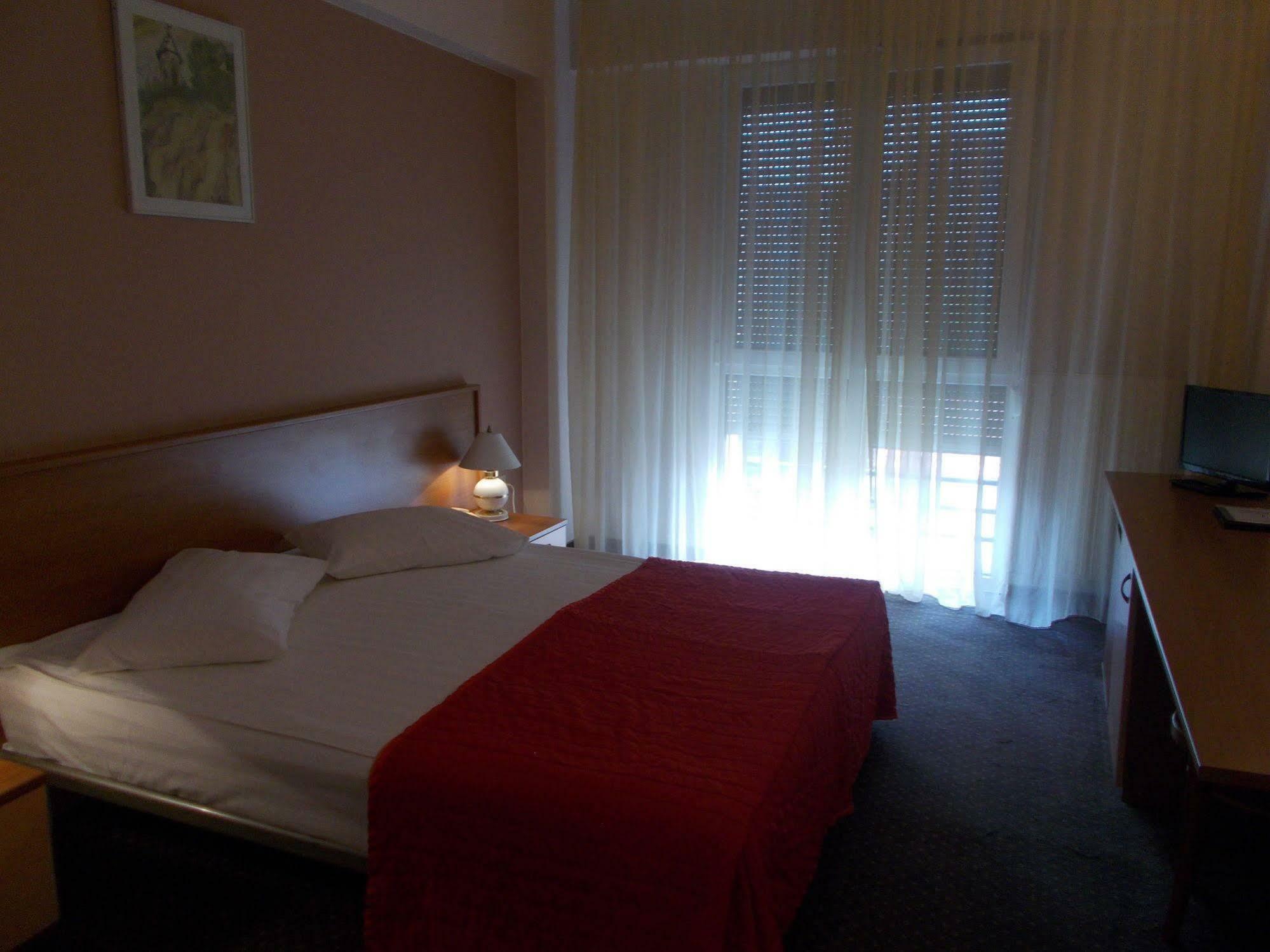 Hotel Reghina Timişoara Extérieur photo