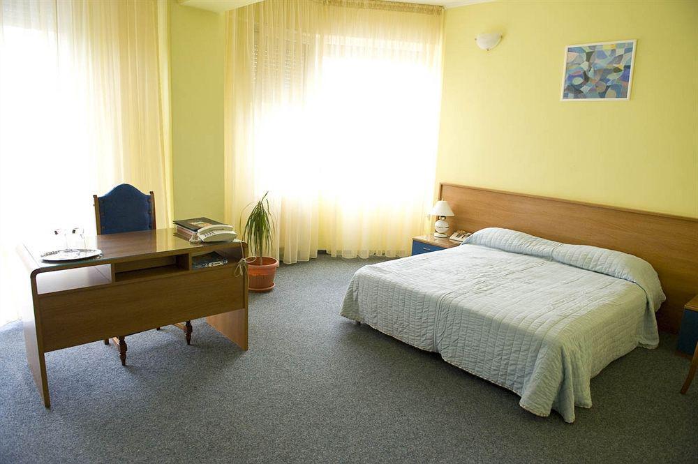 Hotel Reghina Timişoara Extérieur photo